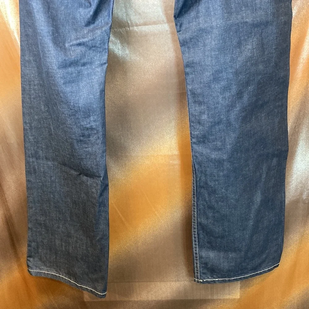 Levi’s  514 medium blue jeans 34 x 31. Vintage feel to the denim Like canvas 210